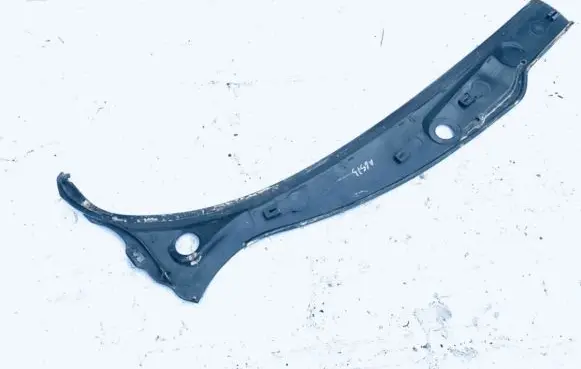 Peugeot 206 Wiper trim 9630607577