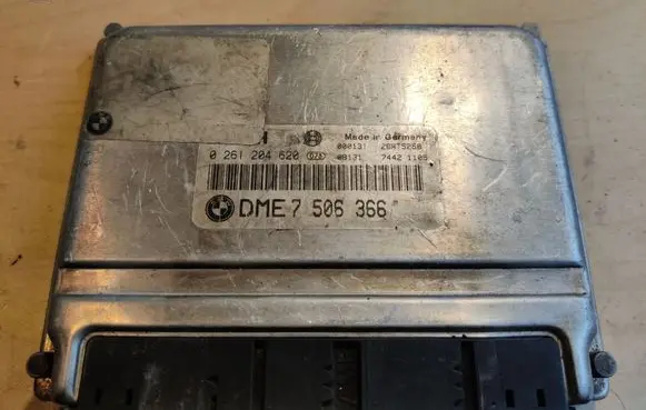 BMW 7 E65 E66 Engine control unit/module 0261204620 7506366