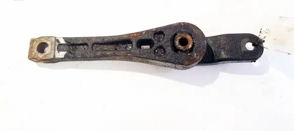 Volkswagen Jetta V Engine mount bracket 