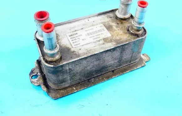 Jaguar XF X250 Engine oil radiator 8W83-7A095-AC IMPRK1172377