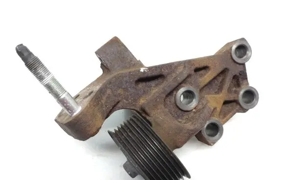 Toyota RAV 4 (XA30) Engine mounting bracket 1231526020