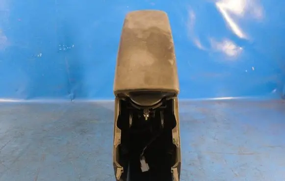 Toyota Prius (XW30) Armrest 5890147090