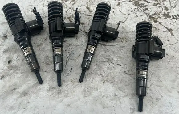 Audi A4 S4 B8 8K Fuel injectors set 0414720404 03G130073G