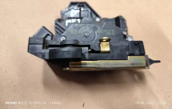 Ford Focus Rear door lock 2S4AA26413BB DTSEA130104