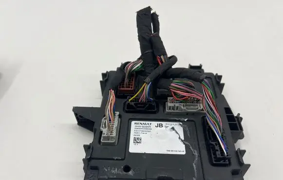 Renault Captur II Comfort/convenience module 284B29294R 22635443098469 A3C0746050300