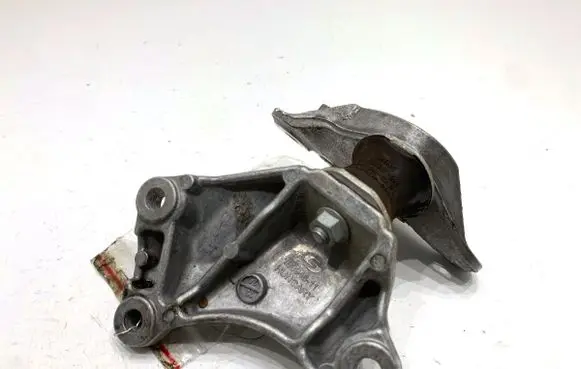 BMW 5 G30 G31 G38 Gearbox mount 6861570
