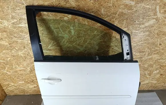Volkswagen Touran II Front door