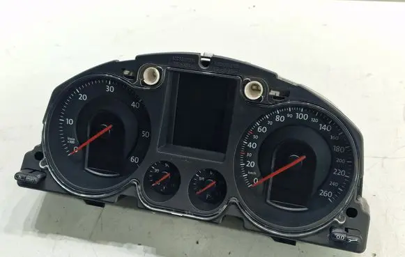Volkswagen PASSAT B6 Speedometer (instrument cluster) 3C0920871