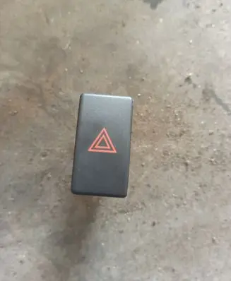 Toyota Avensis T250 Hazard light switch 157963