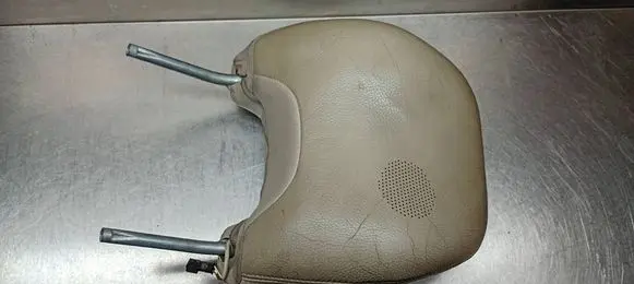 Volvo XC90 Front seat headrest