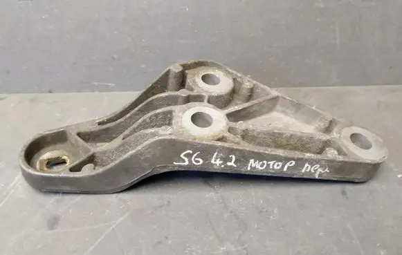 Audi A6 S6 C5 4B Engine mounting bracket 4B3199603B