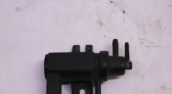Volkswagen Touran I Turbo solenoid valve 1k0906627d