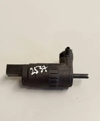 Volkswagen Tiguan Windscreen/windshield washer pump 1K6955651