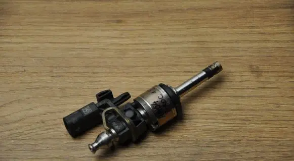Volkswagen T-Roc Fuel injector 026150006Z