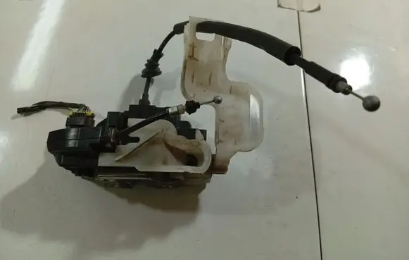 KIA Ceed Front door lock 