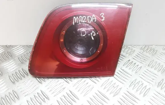 Mazda 3 I Tailgate rear/tail lights P2775