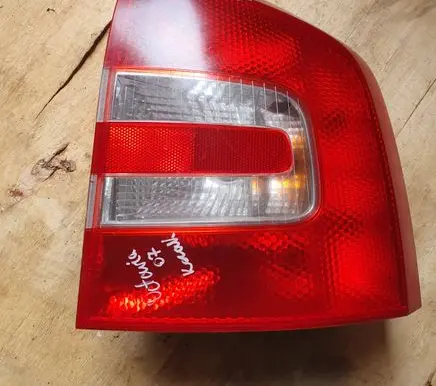 Skoda Octavia Mk2 (1Z) Rear/tail lights 1Z9945096