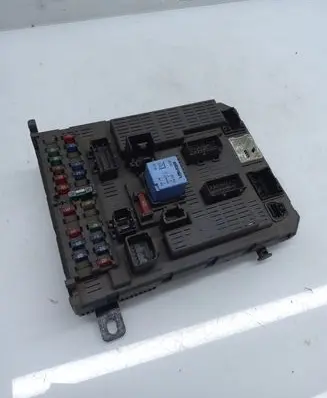 Citroen C5 Fuse module 9646226880