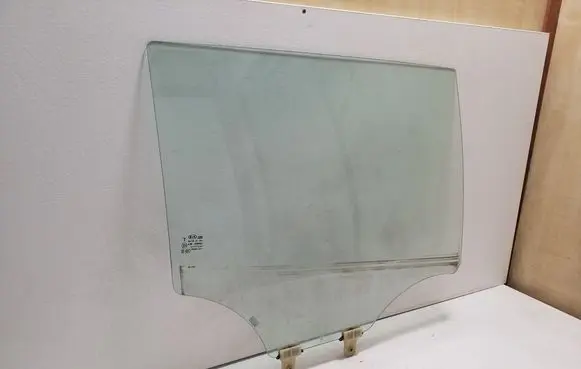KIA Stonic Rear door window glass 