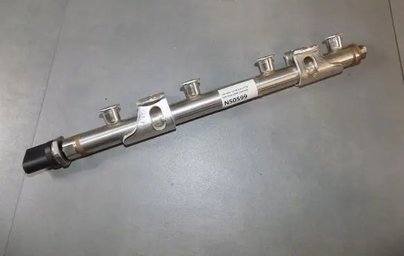 Volkswagen Golf VII Fuel main line pipe 04E133320D