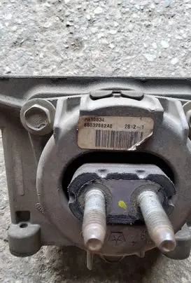 Dodge Durango Gearbox mount 68032662AE