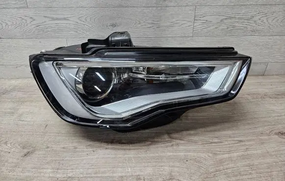 Audi A3 S3 8V Headlight/headlamp 8V0941032