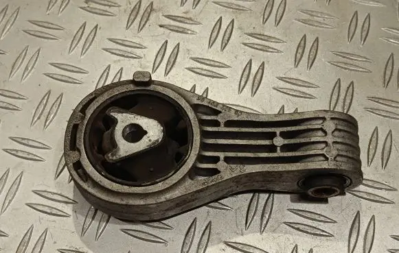 Toyota Proace Engine mount bracket 9816338580
