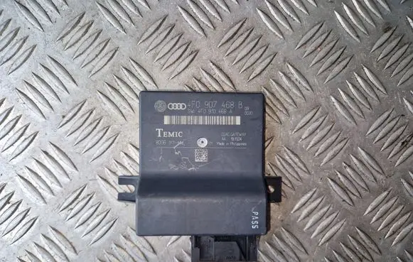 Audi A6 S6 C6 4F Gateway control module 4F0907468B 4F0910468A