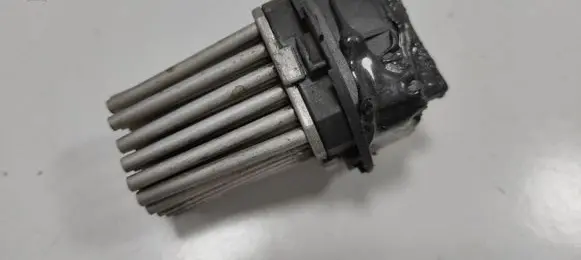 Volvo XC60 Heater blower fan relay 5HL00894120
