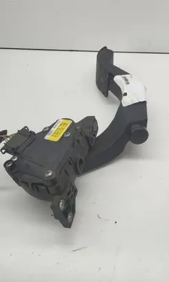 Volkswagen PASSAT B5 Accelerator throttle pedal 8D1723523E 6PV00837502
