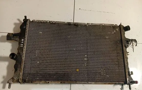 Opel Zafira A Coolant radiator 