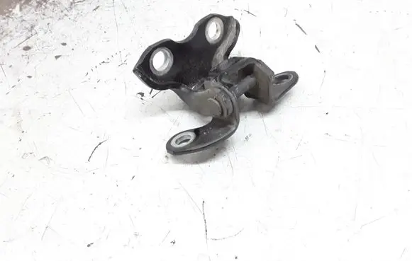 Toyota RAV 4 (XA30) Rear door upper hinge