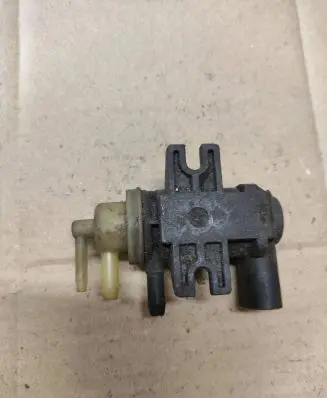 Volkswagen Golf VII Turbo solenoid valve 1K0906627B 25497 4011464A