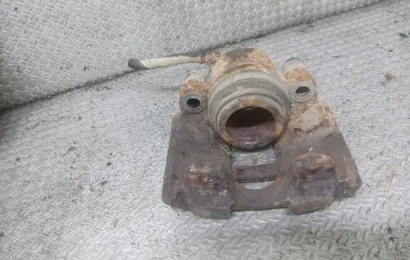 Toyota Yaris Front brake caliper
