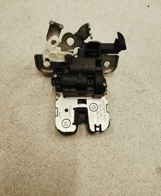 Audi A5 8T 8F Tailgate/trunk/boot lock/catch/latch 8K9827505A