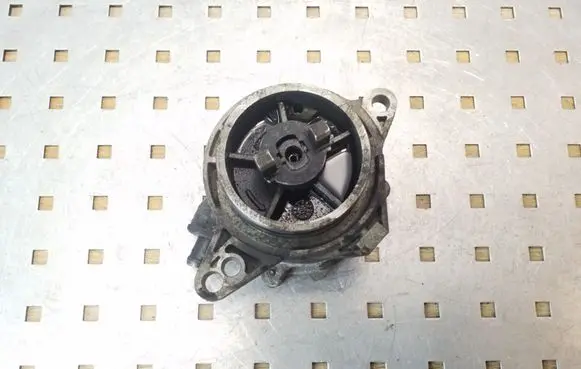 BMW 5 E39 Vacuum pump 2249939