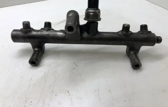 Peugeot 5008 Fuel main line pipe