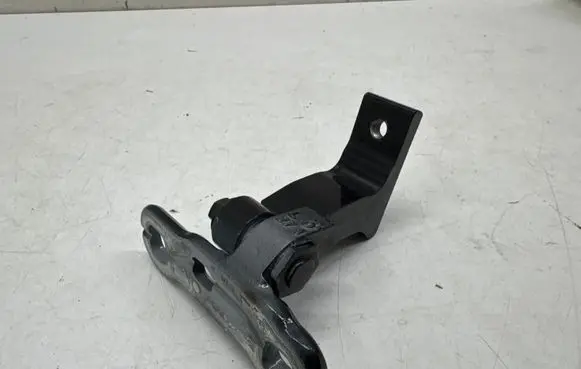 Volvo XC90 Rear door upper hinge 31424587