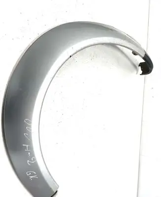 Rear fender molding trim