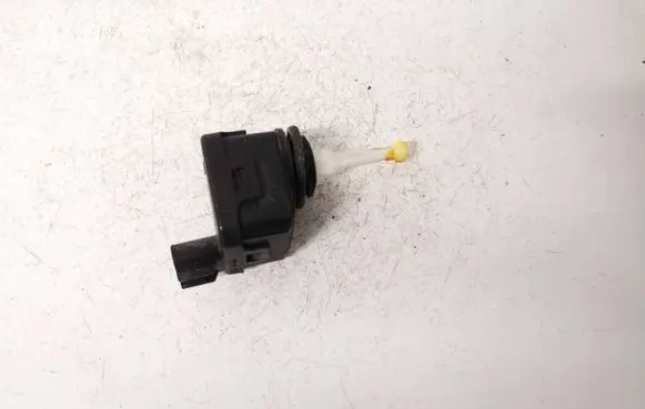 Headlight level adjustment motor