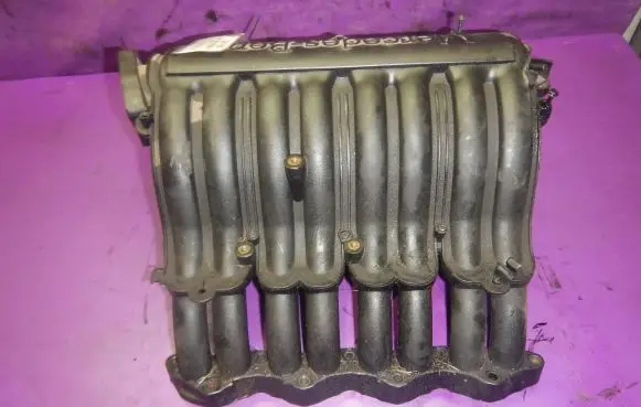 Mercedes-Benz Vaneo W414 Intake manifold 6680900201