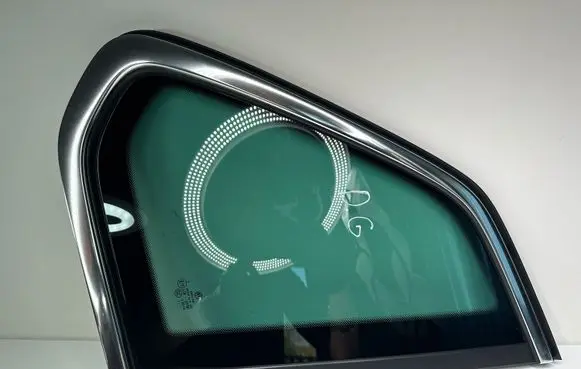 Volkswagen Tiguan Rear side window 5NA845042