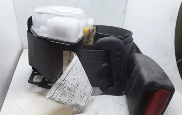 Lexus IS 220D-250-350 Middle seatbelt (rear) TKAF0EF702 0435027