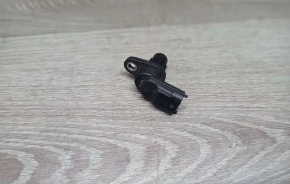 Volvo S60 Camshaft position sensor 0282103063 8658726