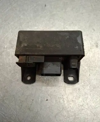 Mercedes-Benz C W203 Glow plug pre-heat relay