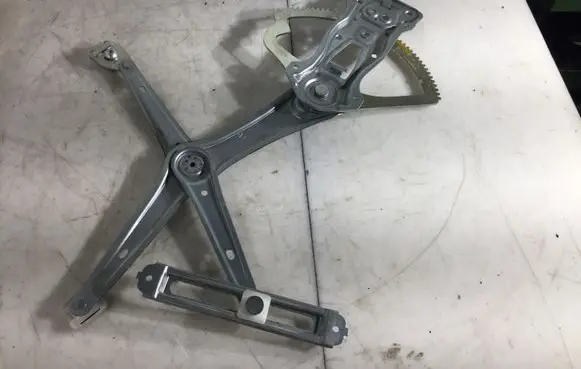 Mercedes-Benz E W210 Front door window regulator with motor A2107201246