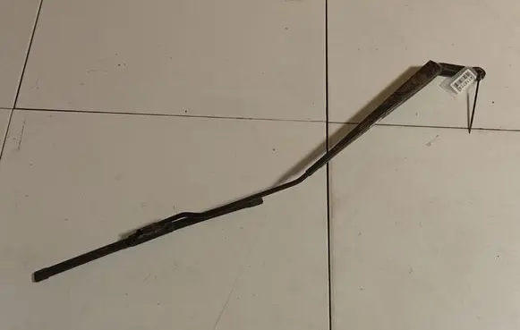 Peugeot 206 Front wiper blade arm 