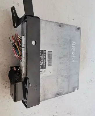 Toyota Avensis T220 Engine control unit/module 8966105690