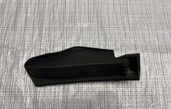 KIA Sportage Fender mounting bracket 84189R2000
