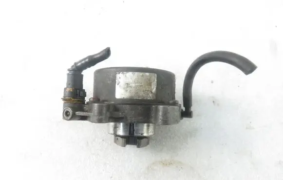 Opel Astra H Vacuum pump 